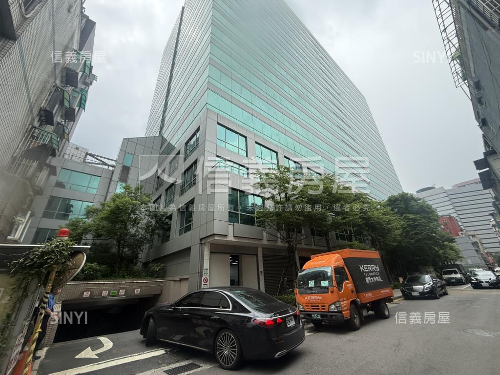 大統領經貿廣場車位房屋室內格局與周邊環境