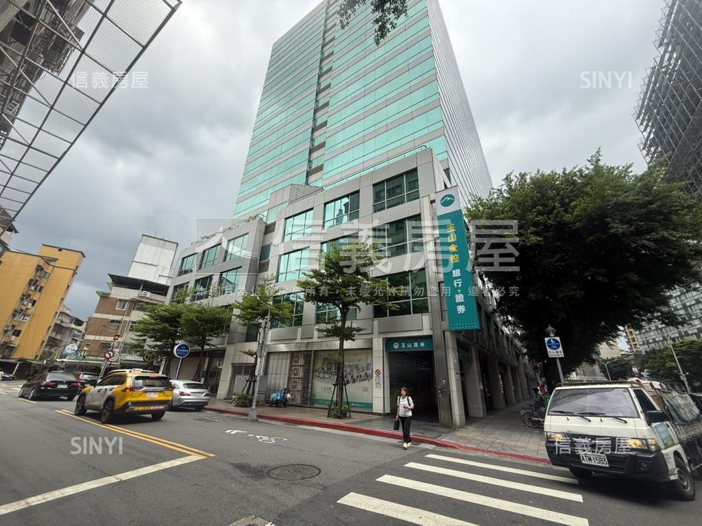 大統領經貿廣場車位房屋室內格局與周邊環境