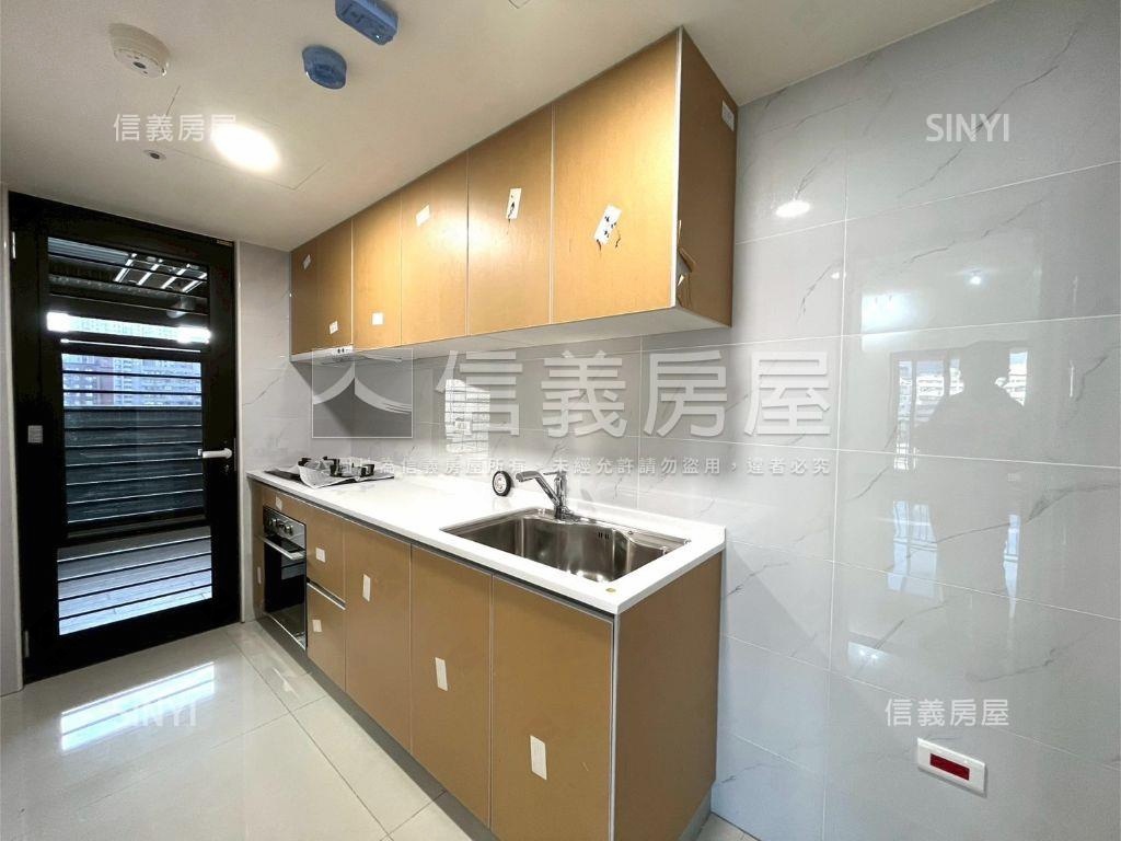 大坪林城易迅稀有三房車位房屋室內格局與周邊環境