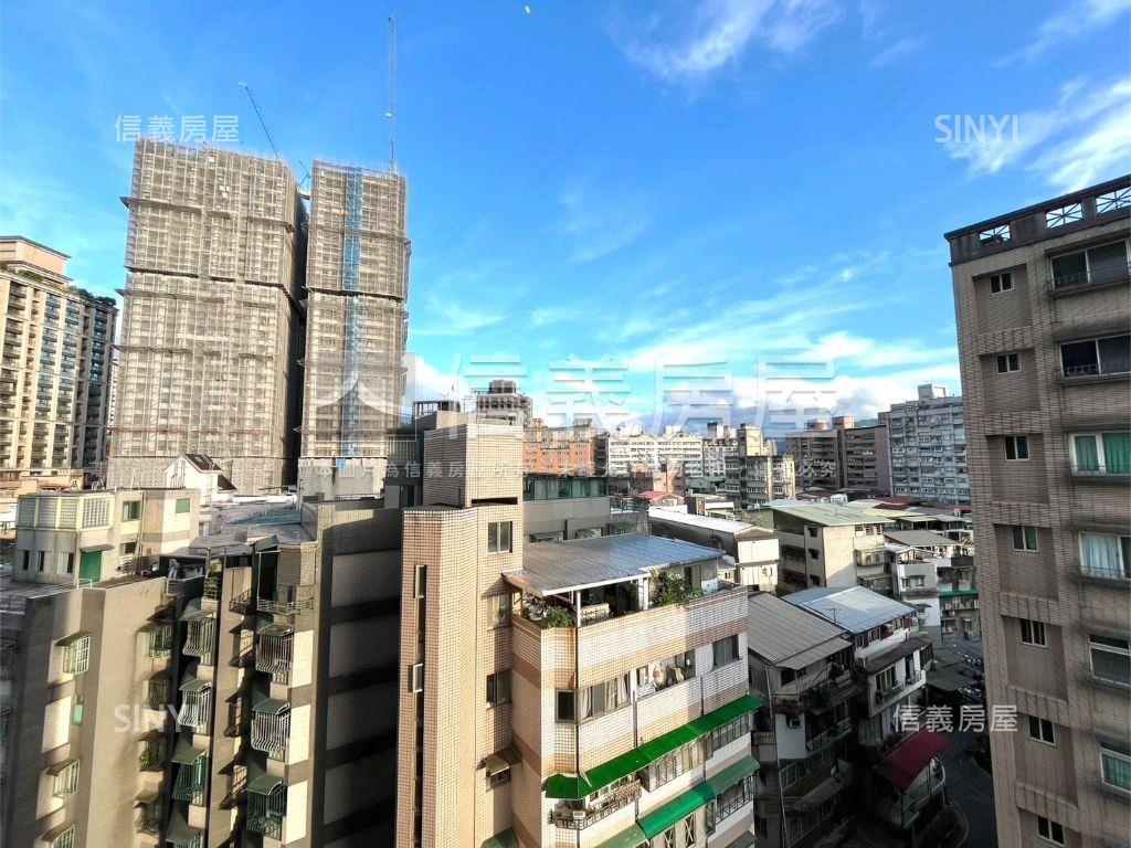 大坪林城易迅稀有三房車位房屋室內格局與周邊環境