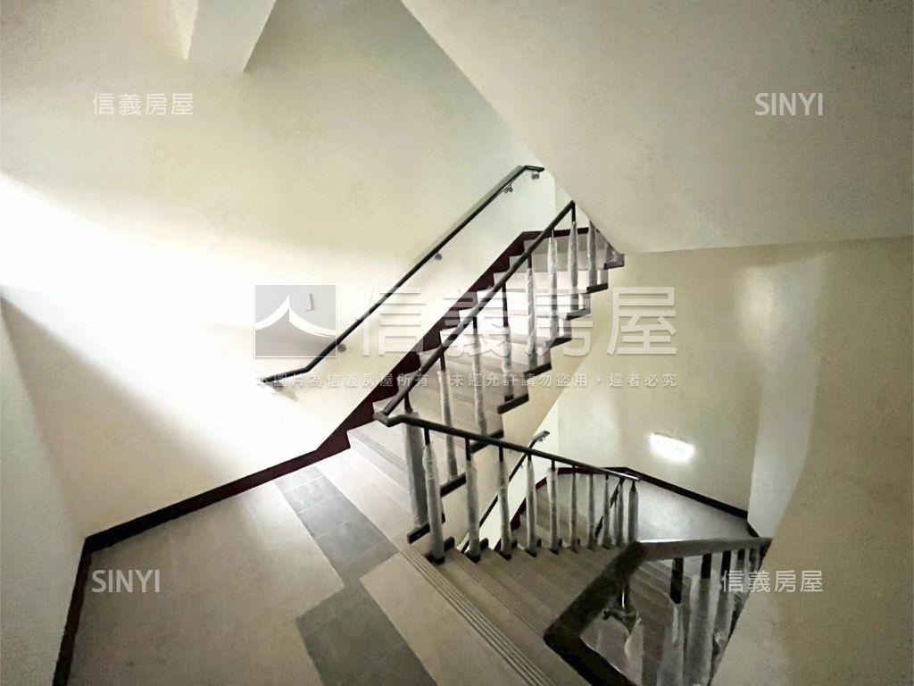 大坪林城易迅稀有三房車位房屋室內格局與周邊環境