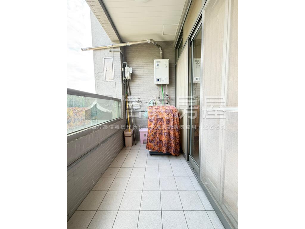 愛眉山莊面泳池雅居房屋室內格局與周邊環境