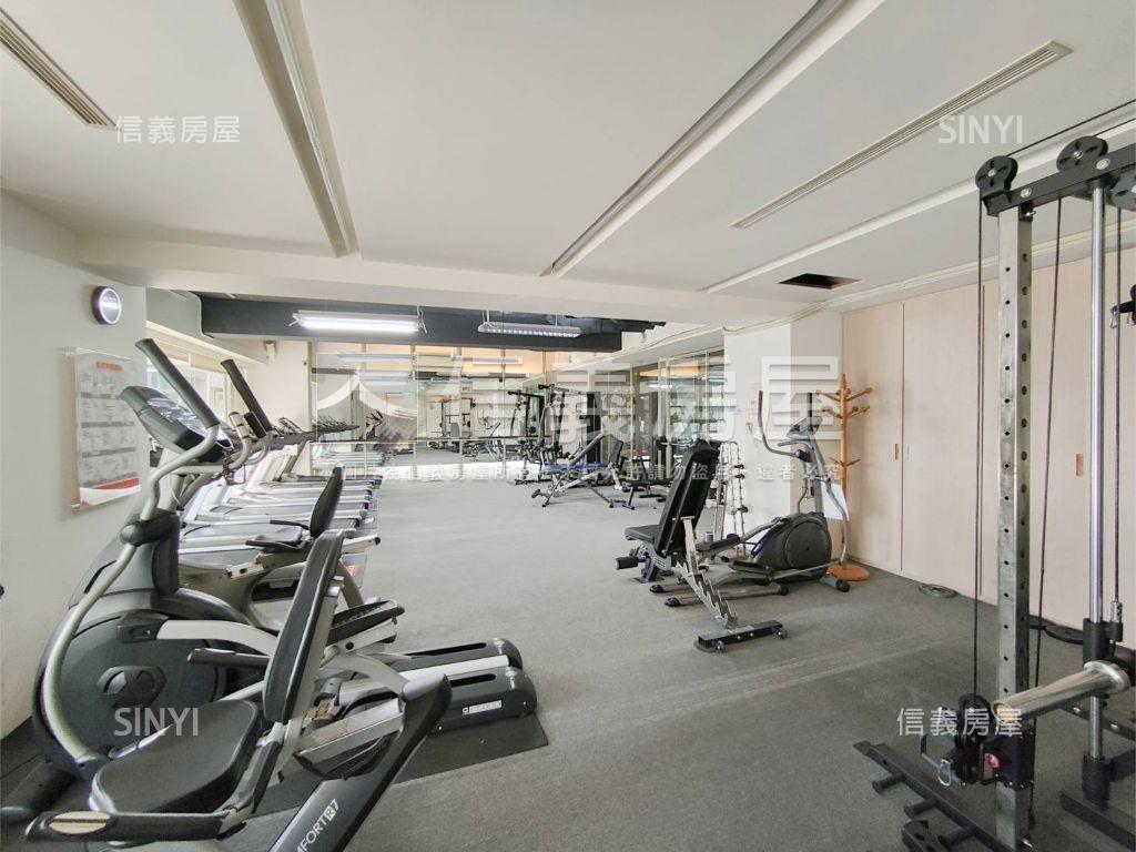 愛眉山莊面泳池雅居房屋室內格局與周邊環境