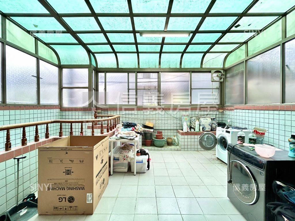 近南勢角站●有車庫透天厝房屋室內格局與周邊環境