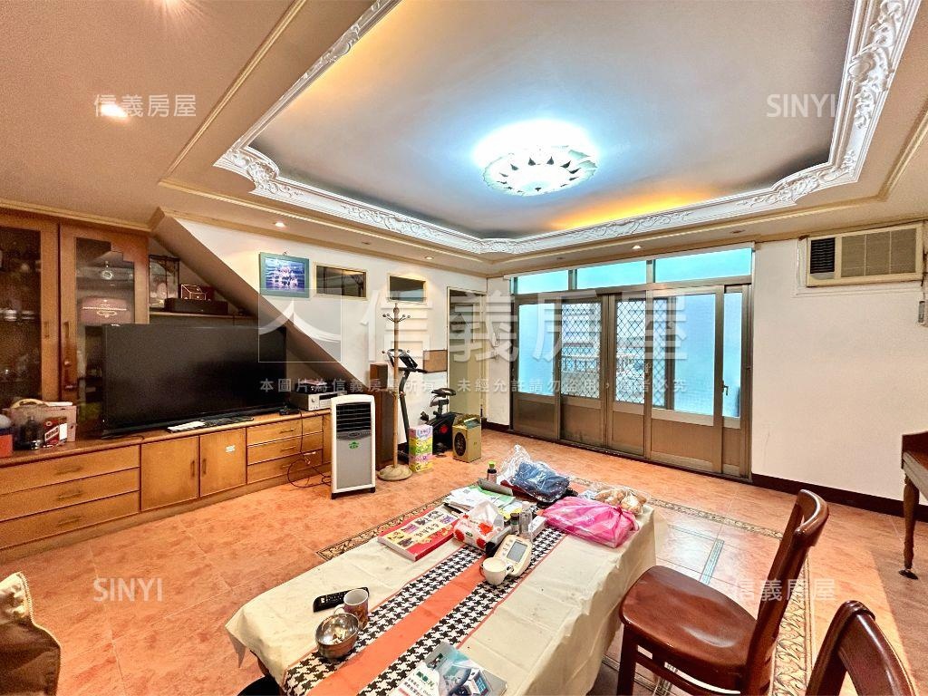 近南勢角站●有車庫透天厝房屋室內格局與周邊環境