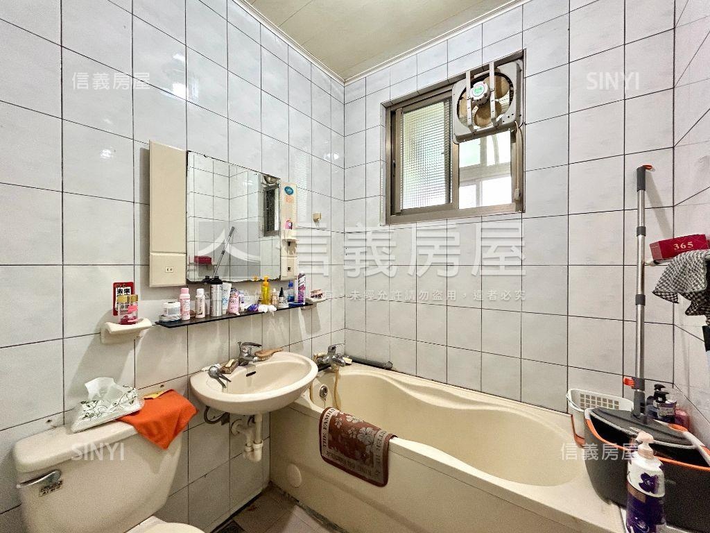 近南勢角站●有車庫透天厝房屋室內格局與周邊環境