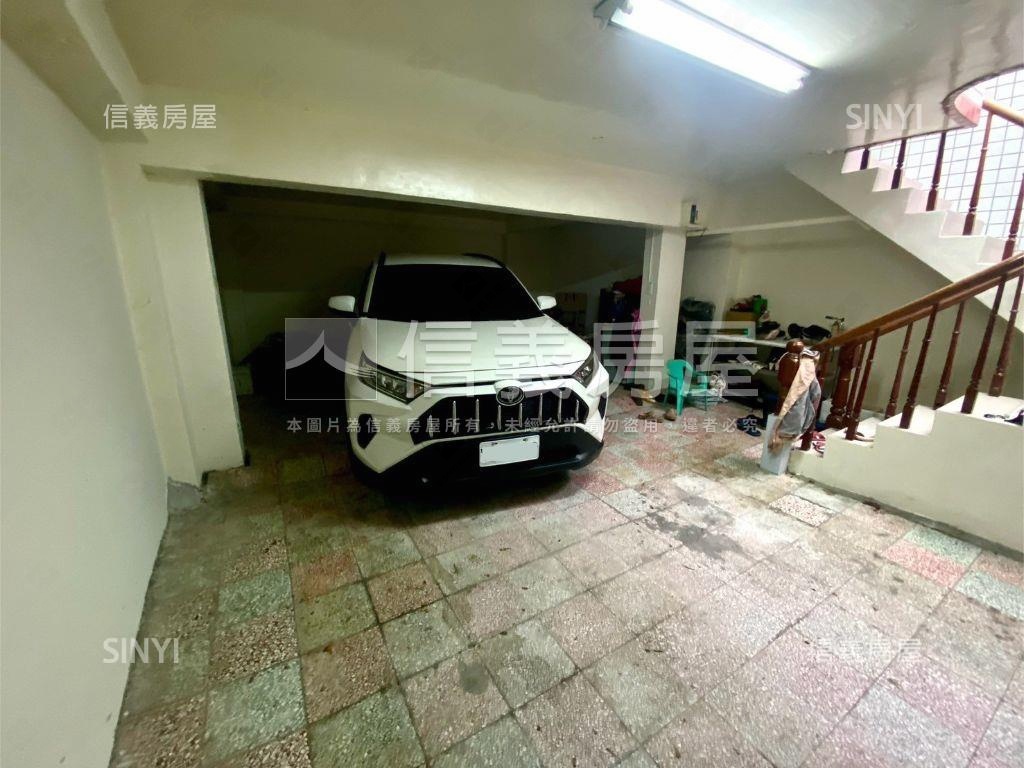 近南勢角站●有車庫透天厝房屋室內格局與周邊環境