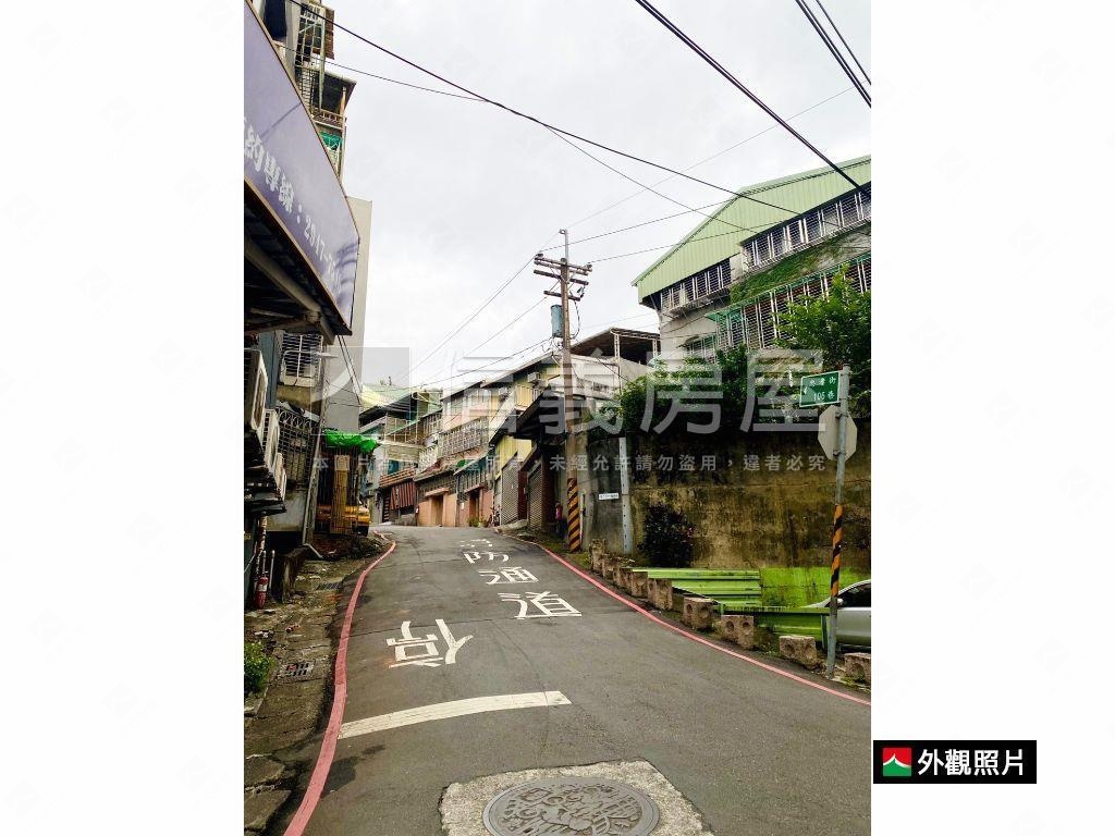 近南勢角站●有車庫透天厝房屋室內格局與周邊環境