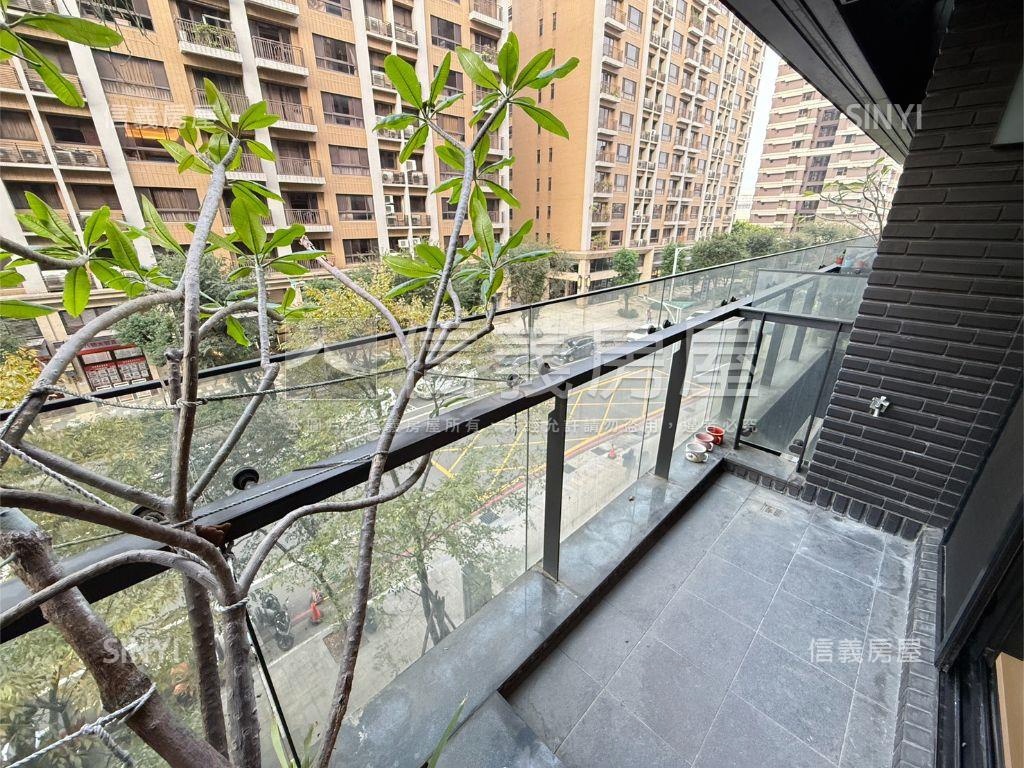 專任。桃大泰極美３房車位房屋室內格局與周邊環境