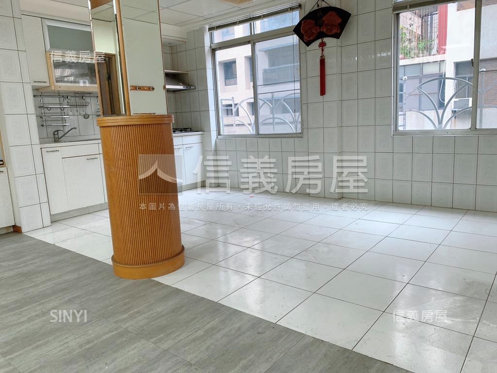 文橫二路角窗透店房屋室內格局與周邊環境