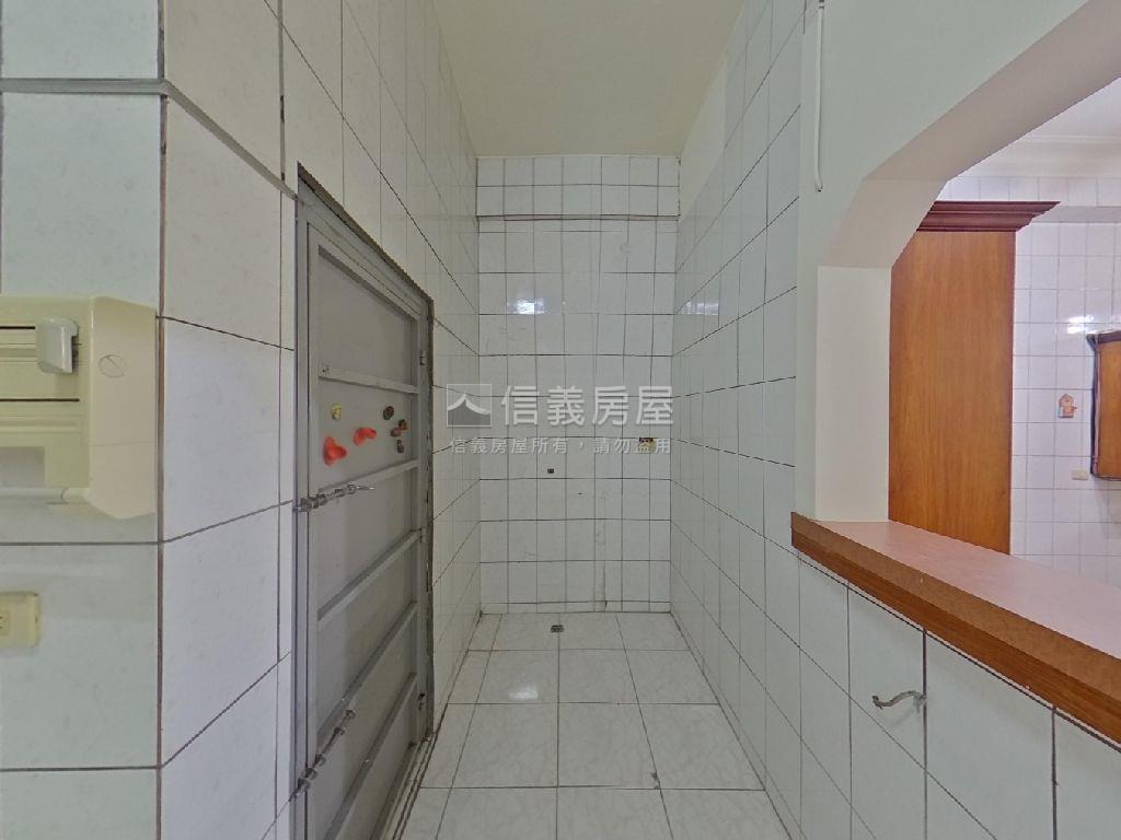 推薦｜崙平南路信義美墅房屋室內格局與周邊環境