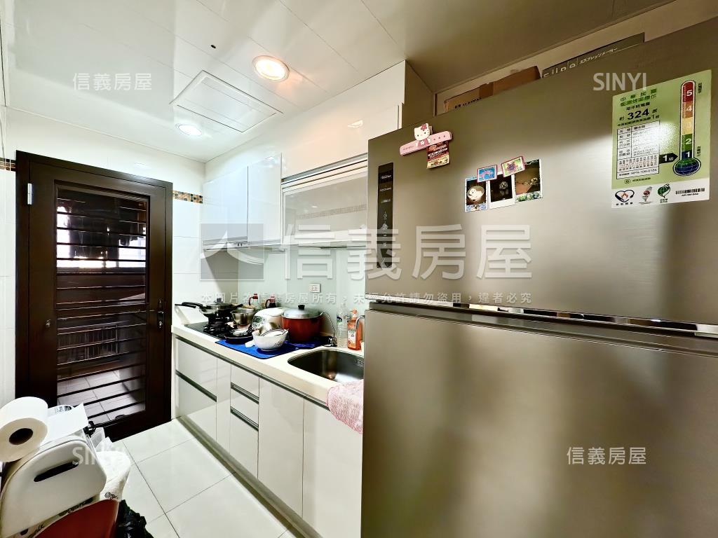 高陞二期面中庭三房車位房屋室內格局與周邊環境