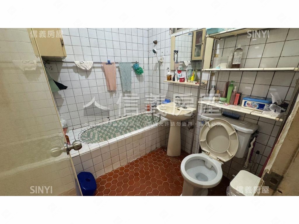 近富國路三房房屋室內格局與周邊環境