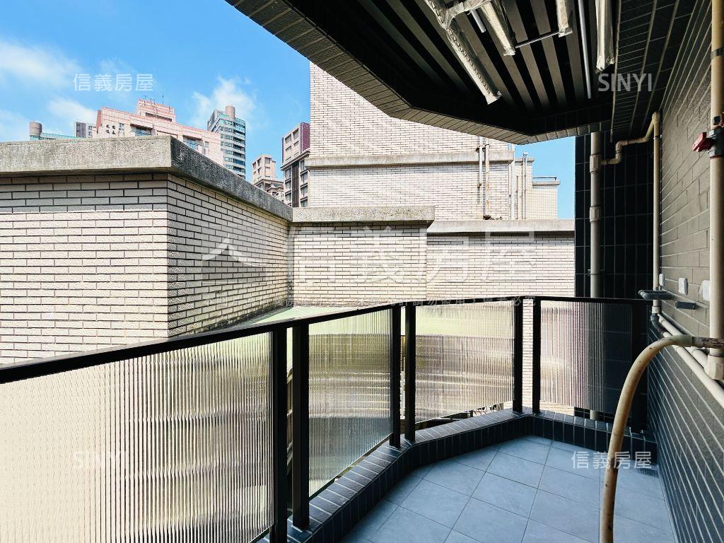 淡金逸品華廈六樓房屋室內格局與周邊環境