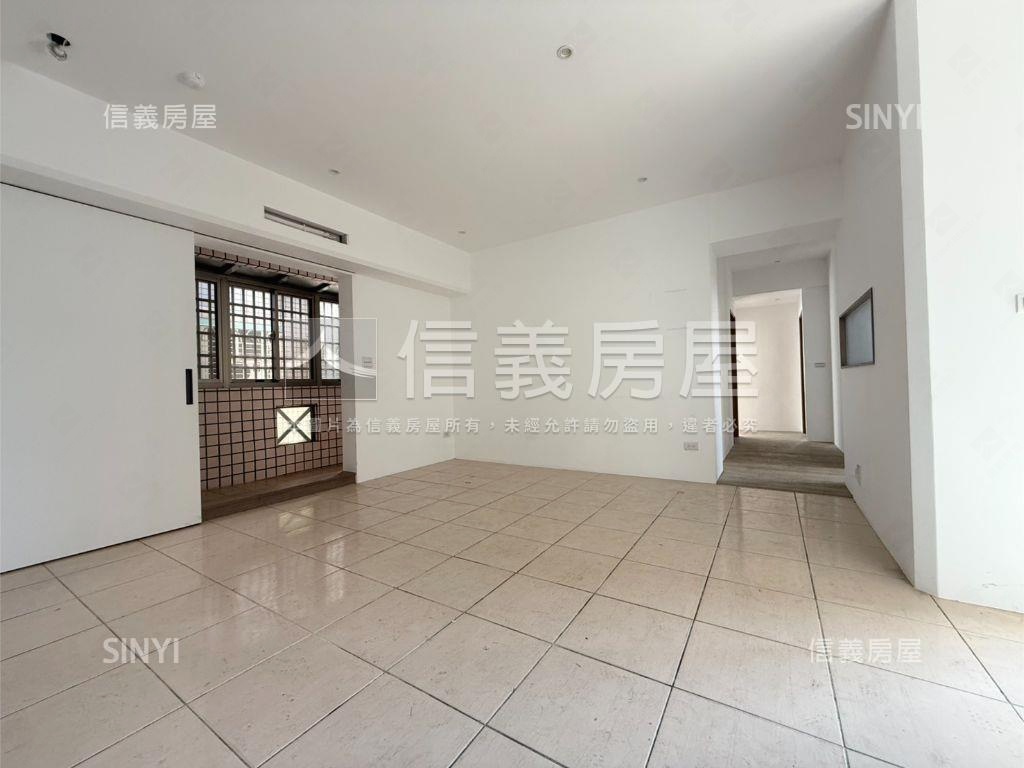 近藝文特區同安街四房車位房屋室內格局與周邊環境