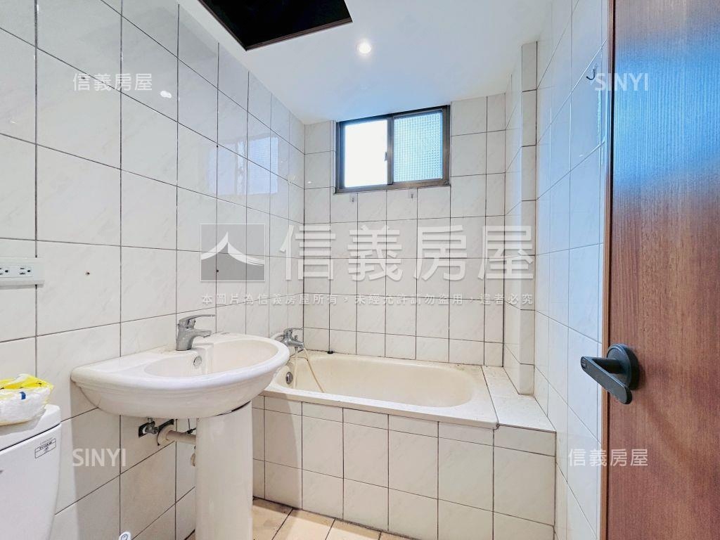 近藝文特區同安街四房車位房屋室內格局與周邊環境