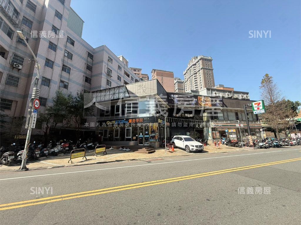 近藝文特區同安街四房車位房屋室內格局與周邊環境