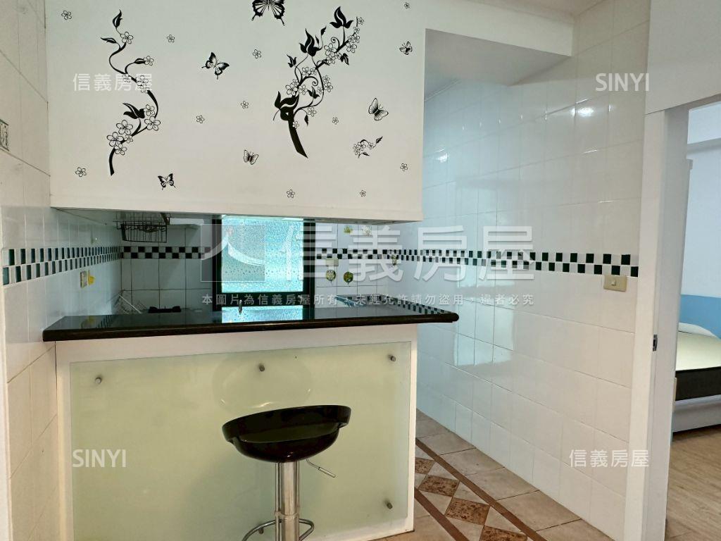 曉明Ｉ世代美三房平車房屋室內格局與周邊環境