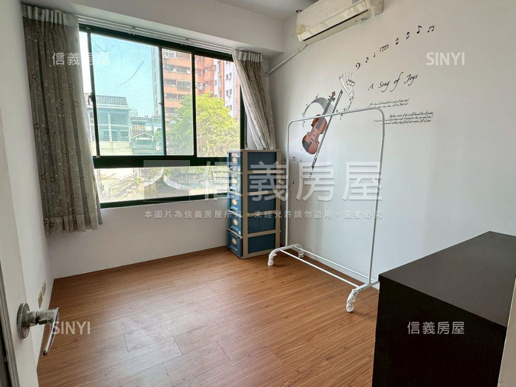 曉明Ｉ世代美三房平車房屋室內格局與周邊環境