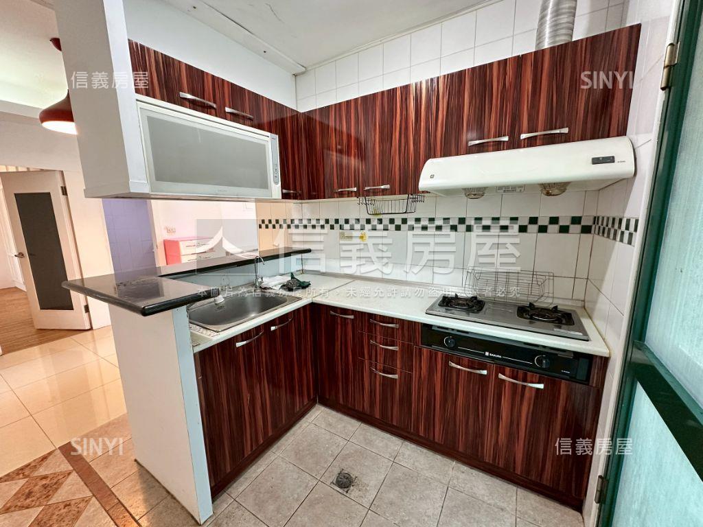 曉明Ｉ世代美三房平車房屋室內格局與周邊環境