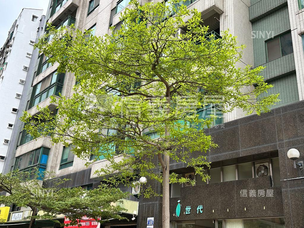 曉明Ｉ世代美三房平車房屋室內格局與周邊環境