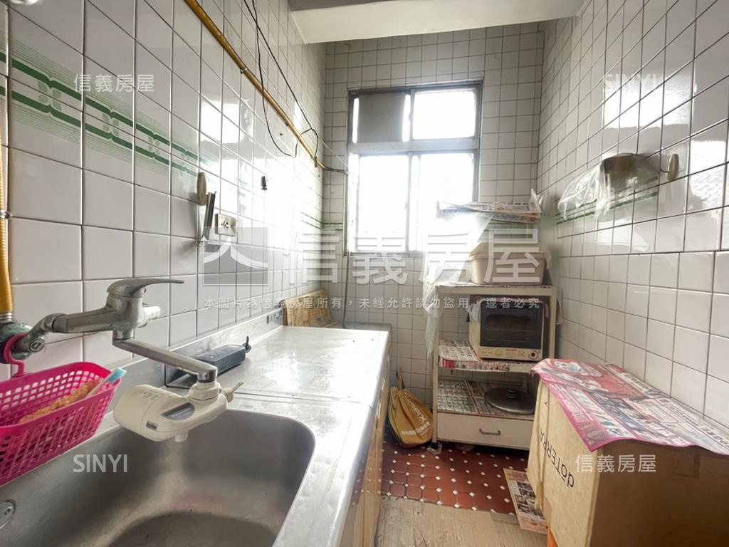 近康橋河畔兩房房屋室內格局與周邊環境