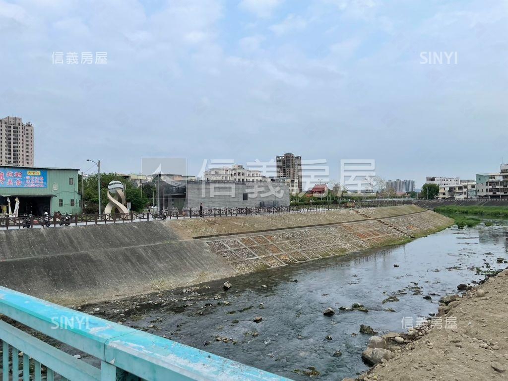 近康橋河畔兩房房屋室內格局與周邊環境