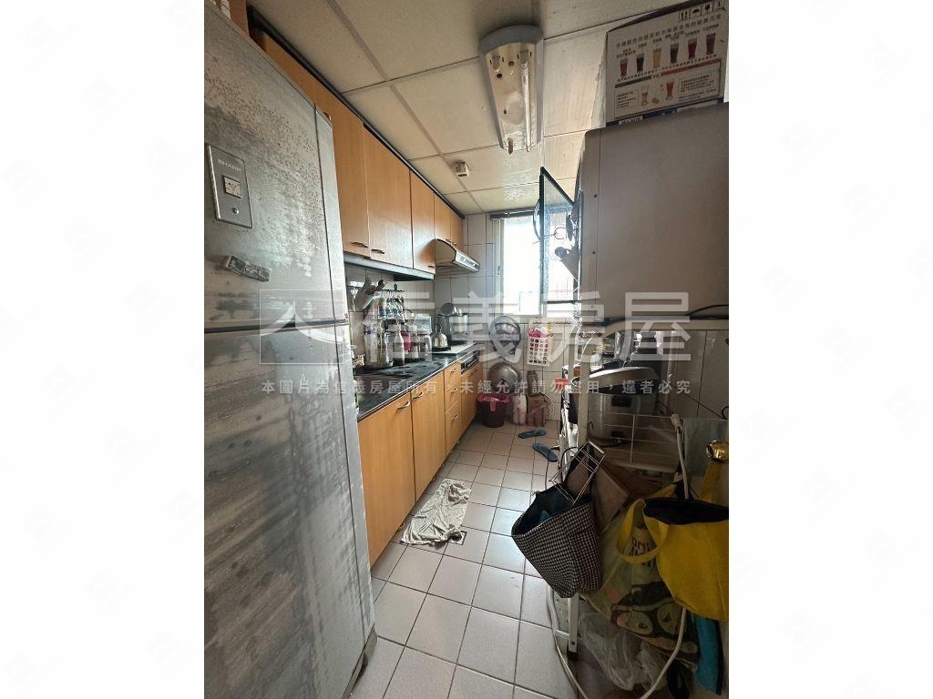 近佳瑪邊間電梯三房房屋室內格局與周邊環境