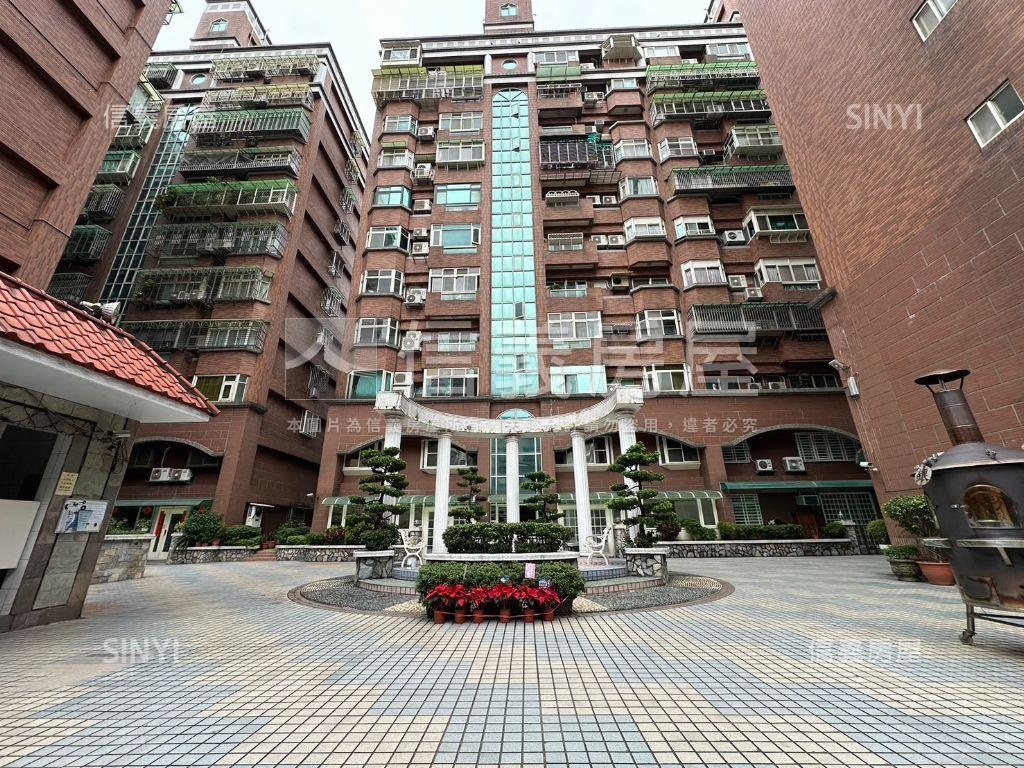 近佳瑪邊間電梯三房房屋室內格局與周邊環境