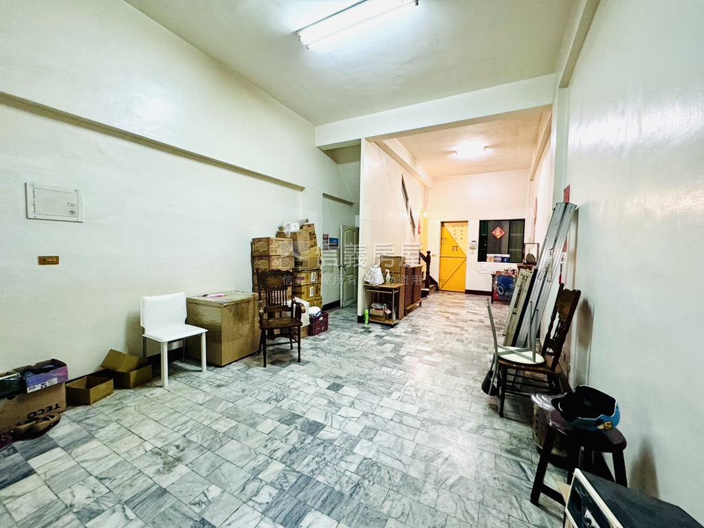 輕軌超值建興大昌四樓透店房屋室內格局與周邊環境