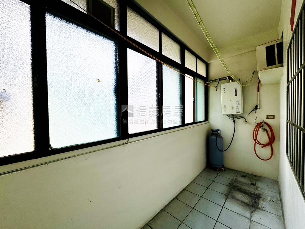 輕軌超值建興大昌四樓透店房屋室內格局與周邊環境