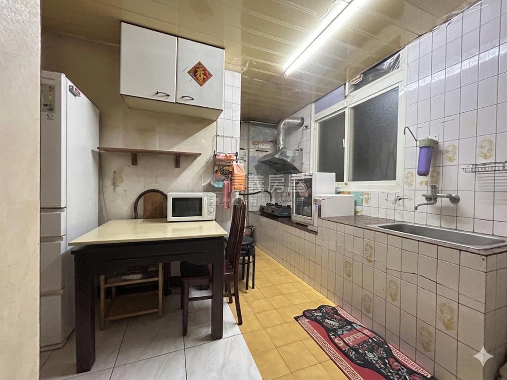 松柏街二樓房屋室內格局與周邊環境