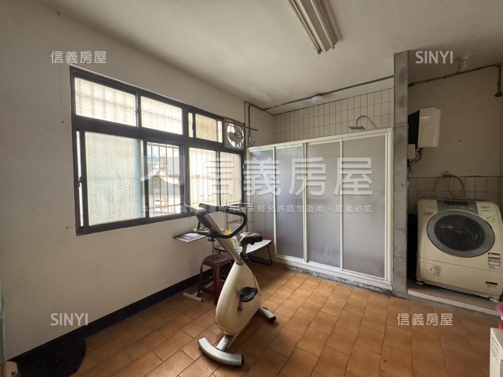 面公園龍安透天房屋室內格局與周邊環境