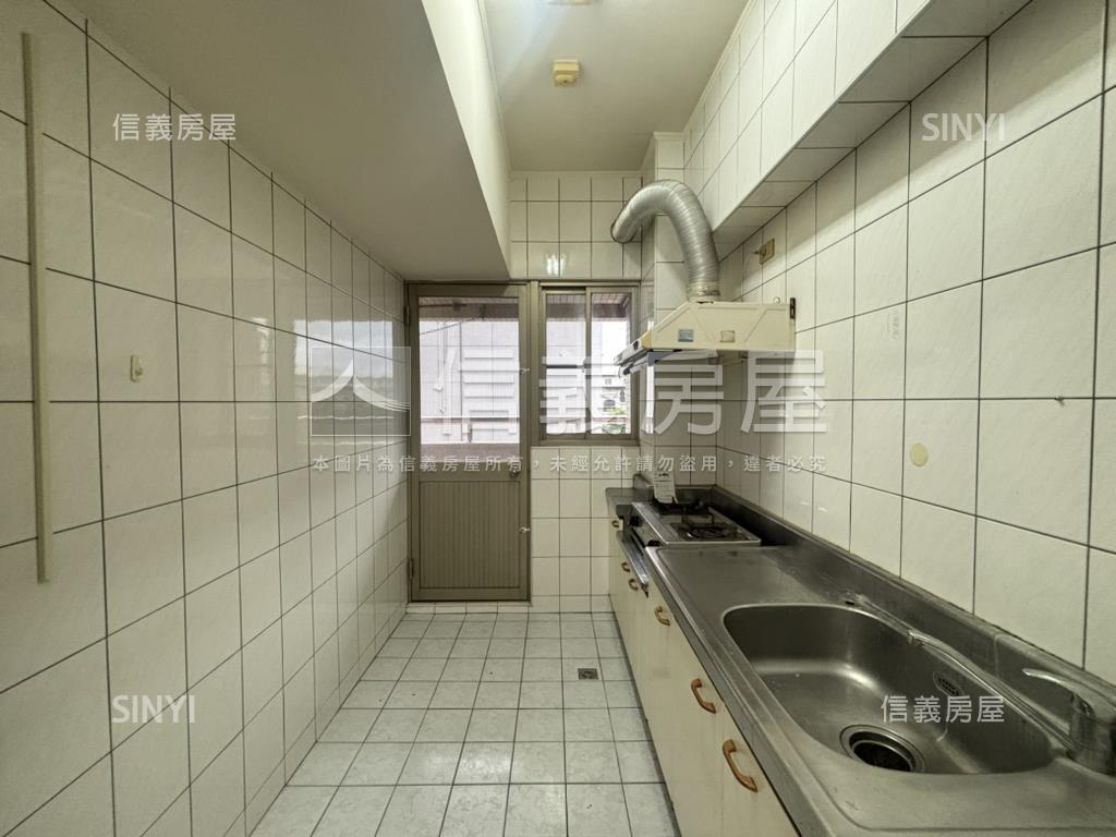 東區屋況讚讚三房平車宅房屋室內格局與周邊環境
