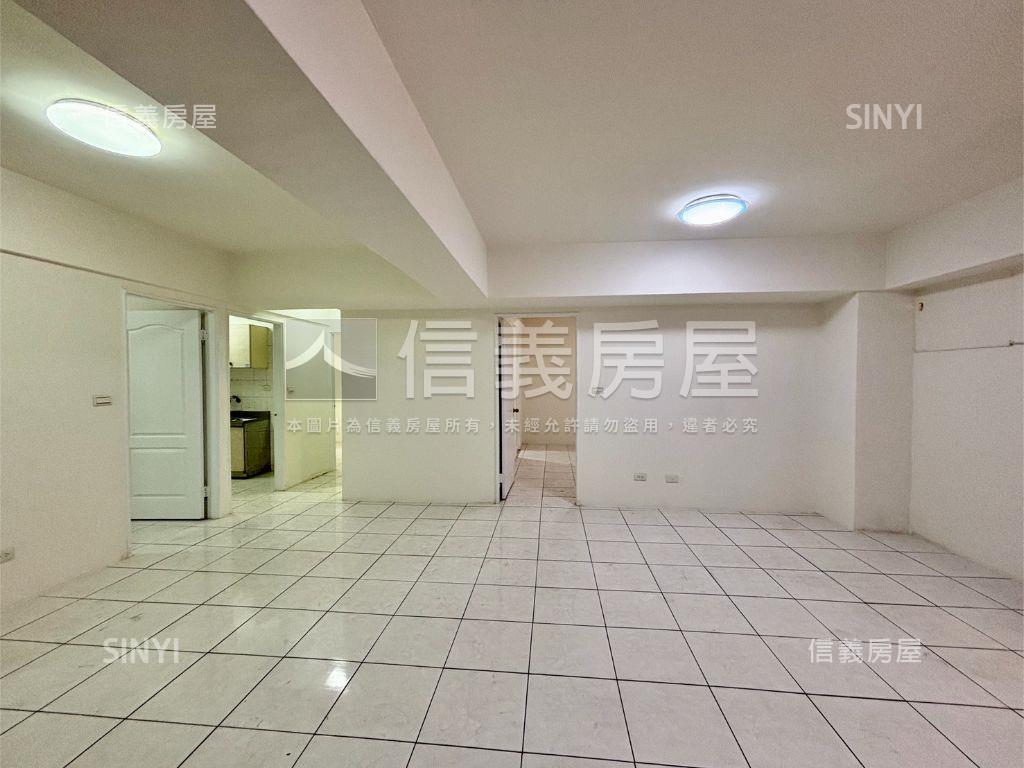 德賢商圈名人香榭大４房房屋室內格局與周邊環境