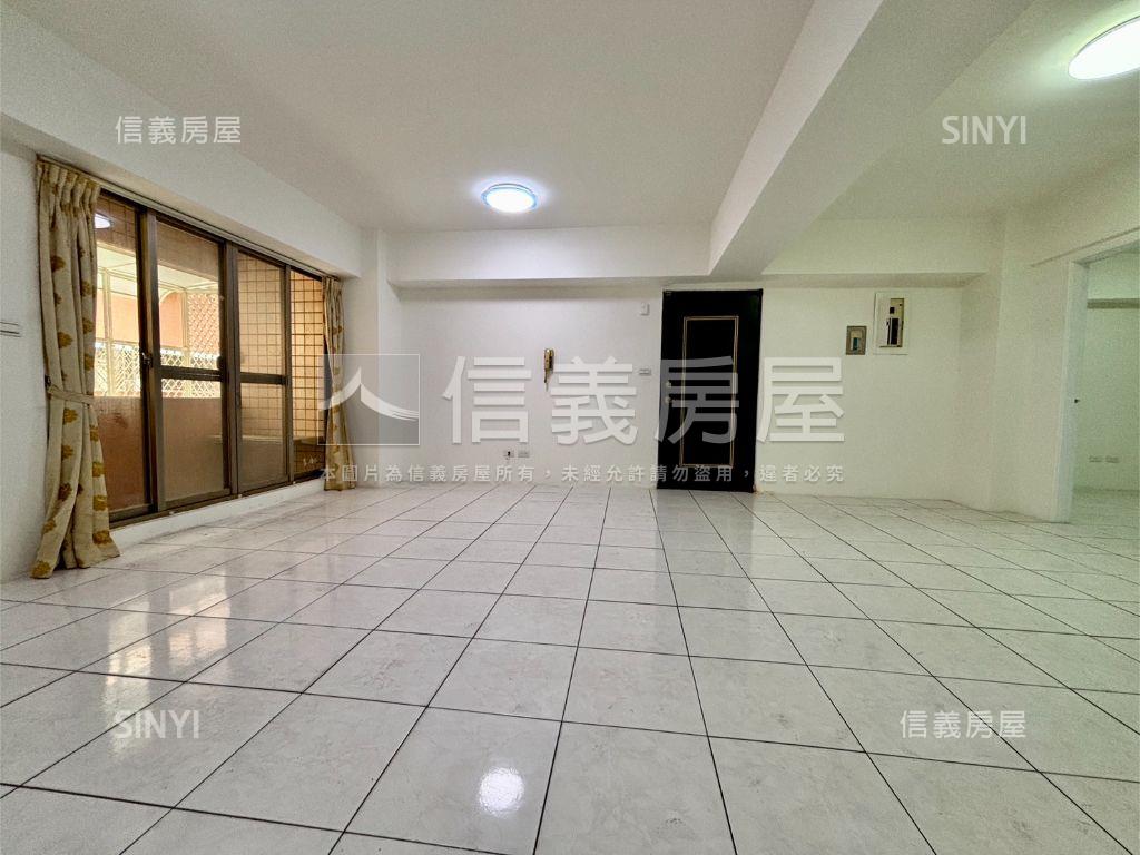 德賢商圈名人香榭大４房房屋室內格局與周邊環境