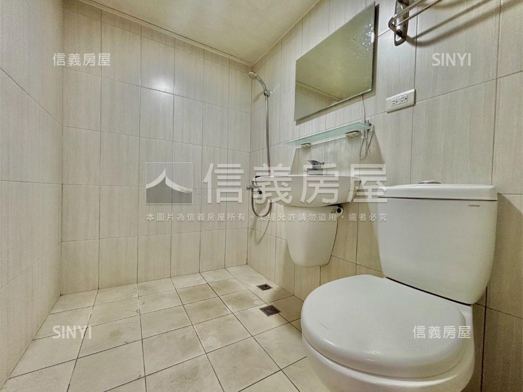 德賢商圈名人香榭大４房房屋室內格局與周邊環境