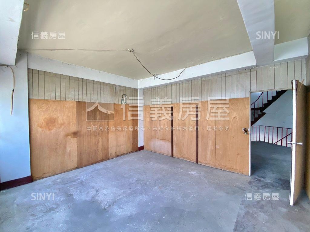 遊園路角間透天店面三角窗房屋室內格局與周邊環境