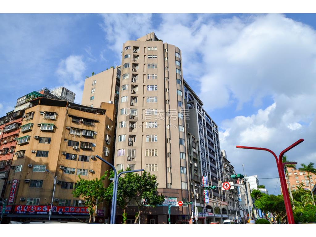 面校園景觀電梯一房房屋室內格局與周邊環境