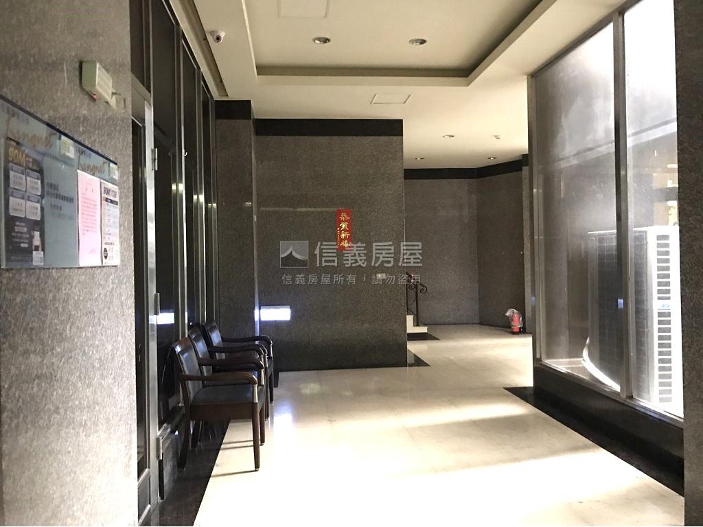 面校園景觀電梯一房房屋室內格局與周邊環境