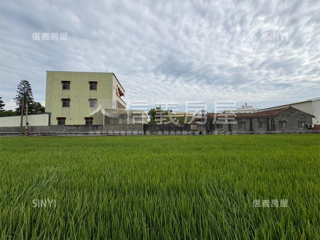 雙面臨路！都計內土地房屋室內格局與周邊環境
