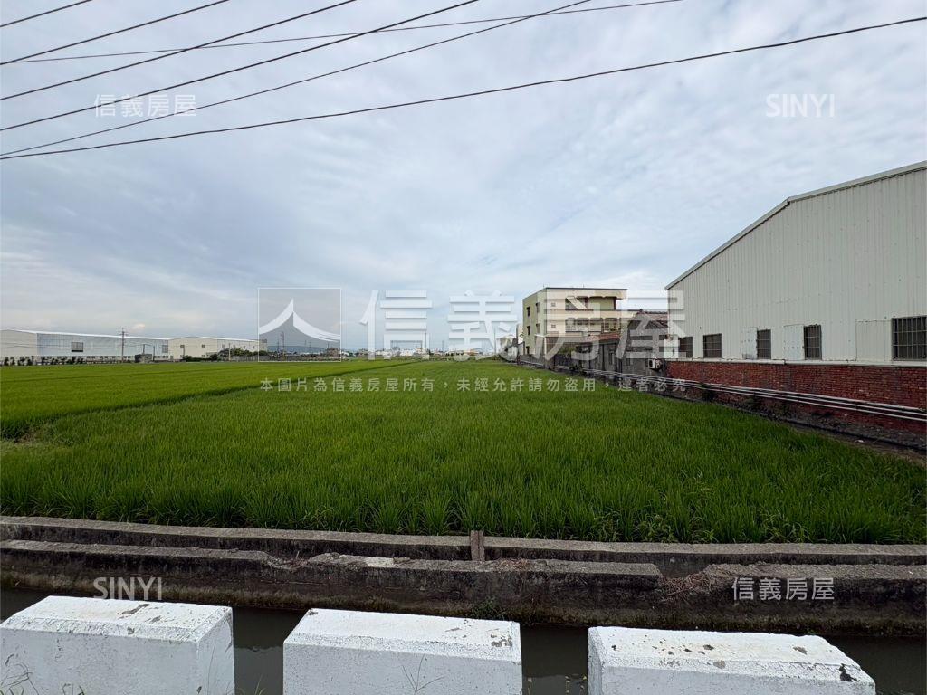 雙面臨路！都計內土地房屋室內格局與周邊環境
