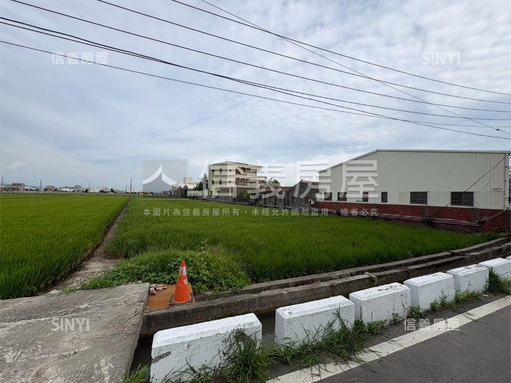 雙面臨路！都計內土地房屋室內格局與周邊環境