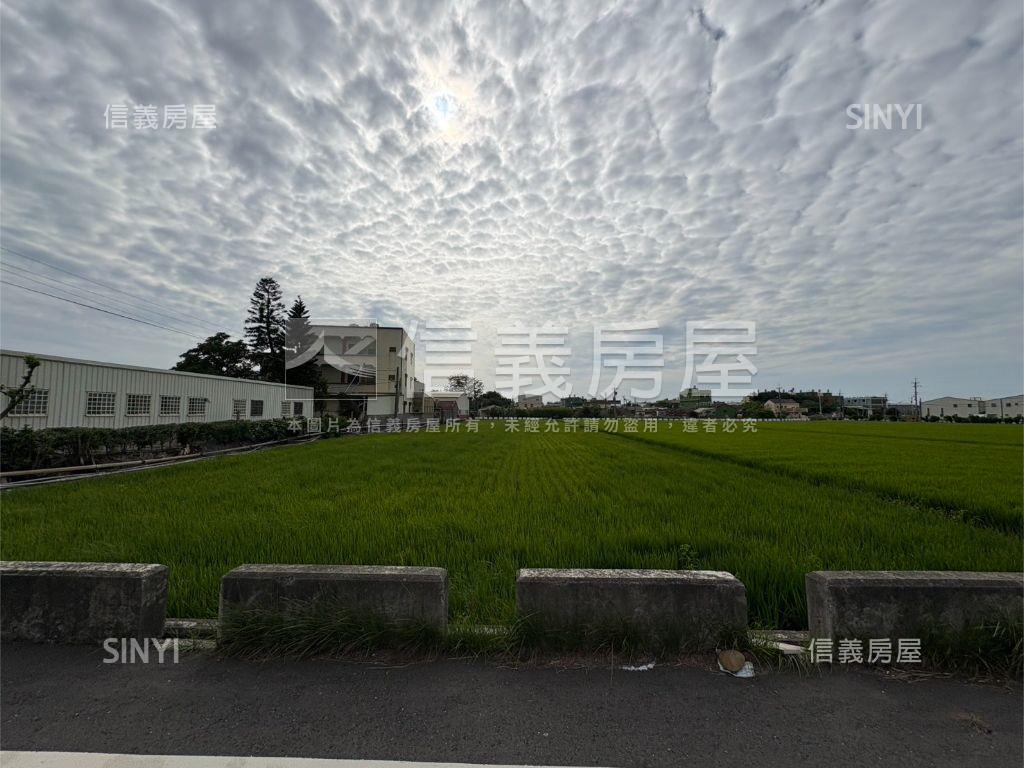 雙面臨路！都計內土地房屋室內格局與周邊環境