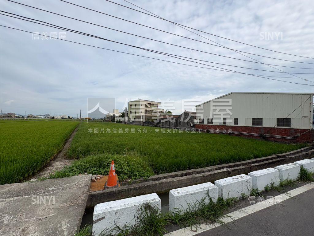 雙面臨路！都計內土地房屋室內格局與周邊環境