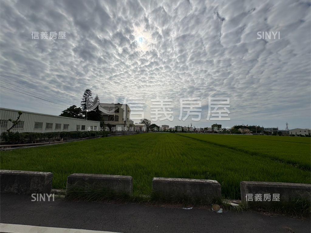 雙面臨路！都計內土地房屋室內格局與周邊環境