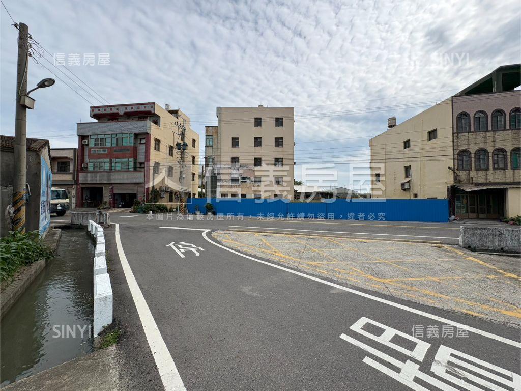 雙面臨路！都計內土地房屋室內格局與周邊環境