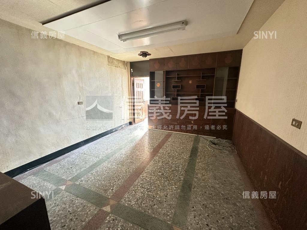 正中華西路店面房屋室內格局與周邊環境