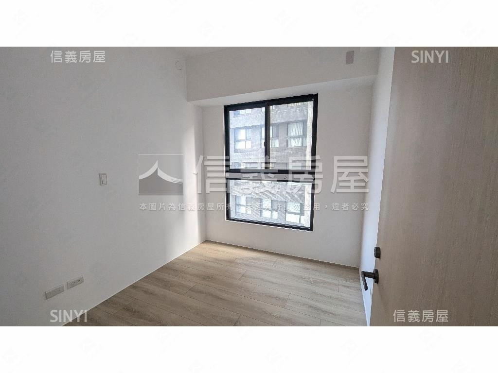 鉅虹映一彎綠朝南三房平車房屋室內格局與周邊環境