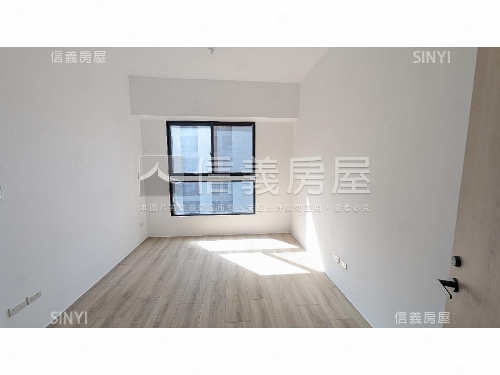 鉅虹映一彎綠朝南三房平車房屋室內格局與周邊環境